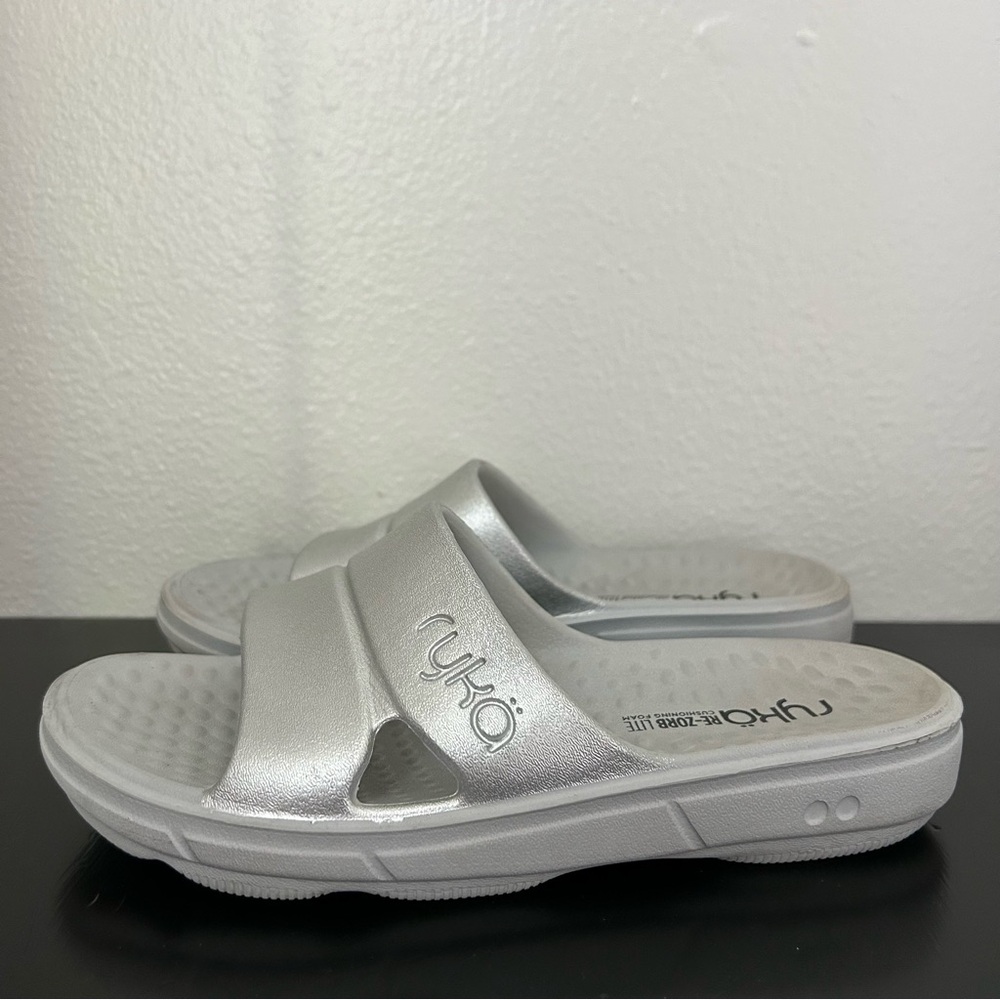 RYKA Restore Re-Zorb Lite Silver Slip on Slide Sandal Womens Size 6 Beach Pool - Picture 2 of 7